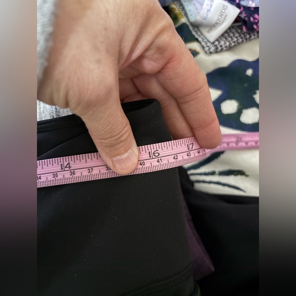 Fabletics - Picture 2 of 3